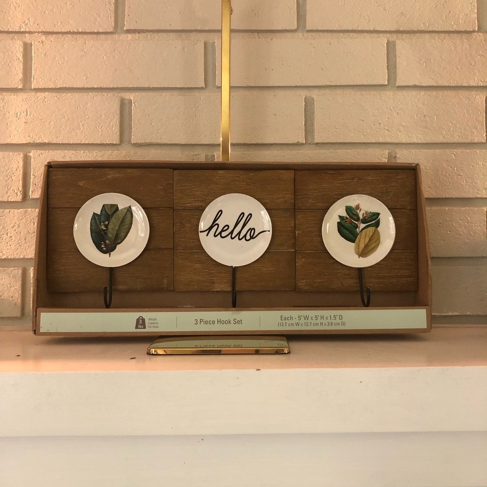 Charming Wall Hook Set with White and Green Design